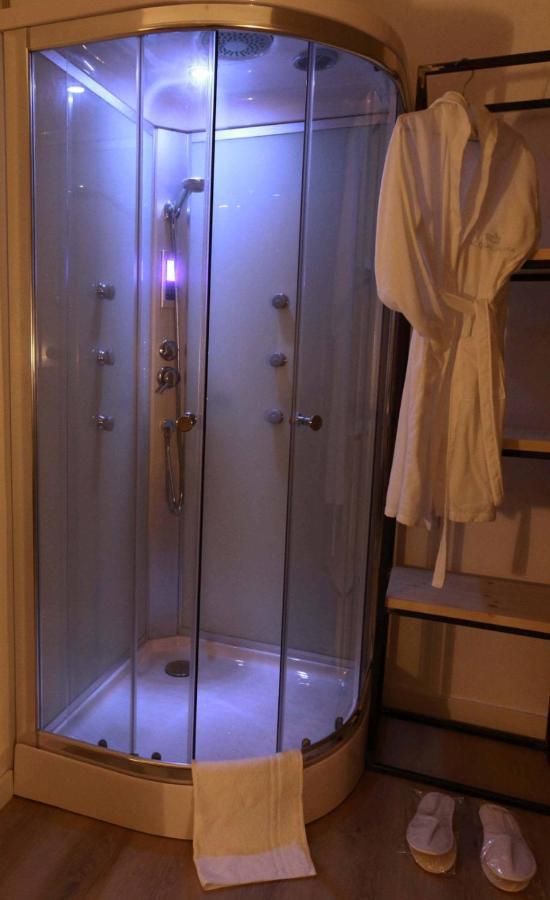 Acquachiara Iseo Deluxe Bed & Breakfast Iseo Center With Garden And Parking Inside Foresteria Ngoại thất bức ảnh
