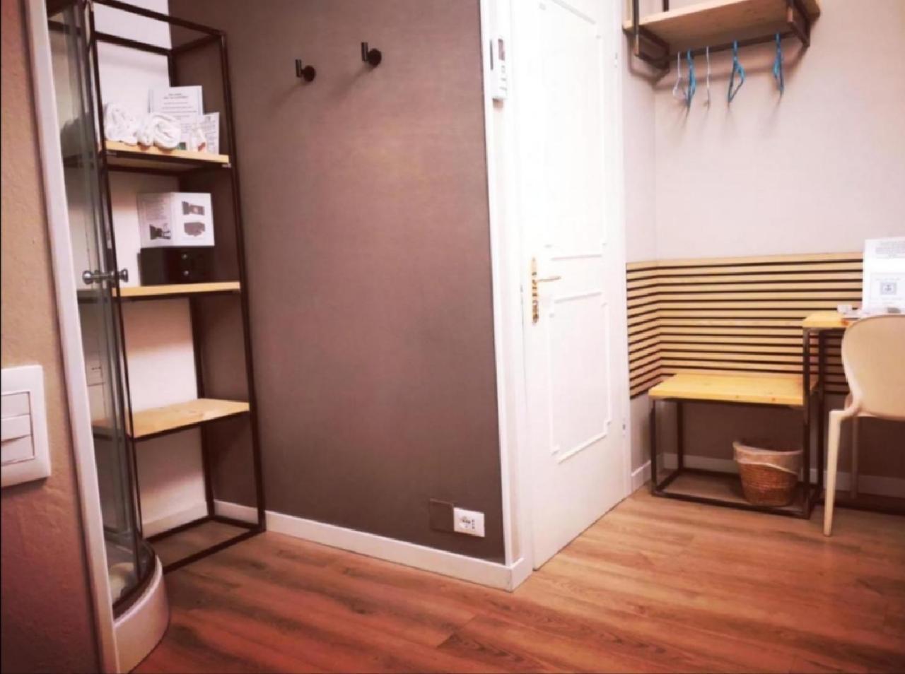 Acquachiara Iseo Deluxe Bed & Breakfast Iseo Center With Garden And Parking Inside Foresteria Phòng bức ảnh
